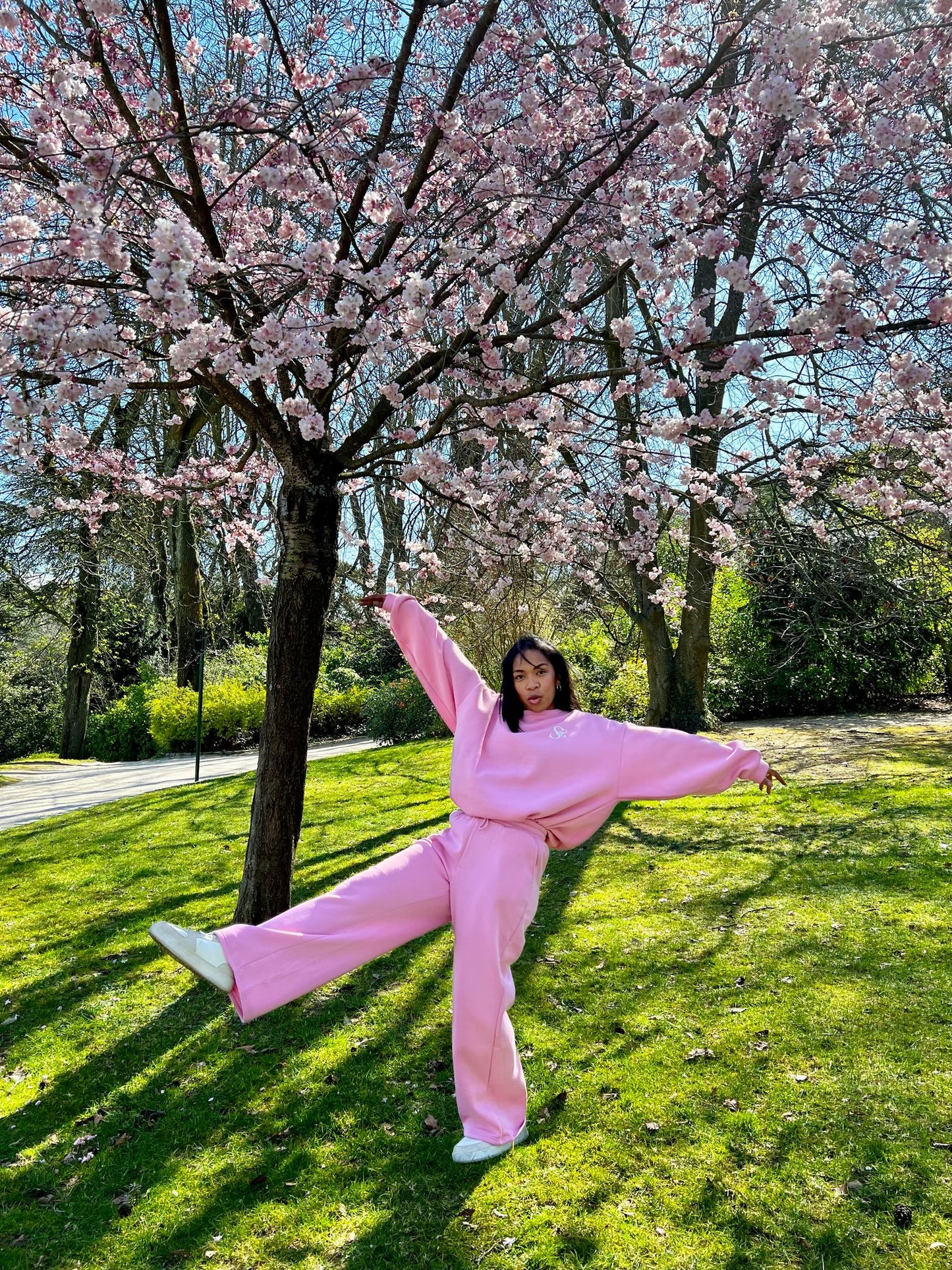 Ensemble de sweat sans capuche et un jogging coupe ample rose